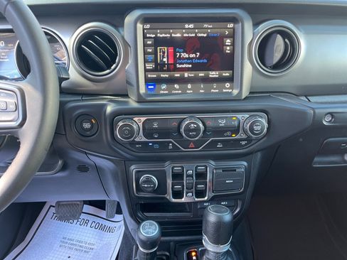 Used 2023 Jeep Wrangler Unlimited AWD/4WD image 22