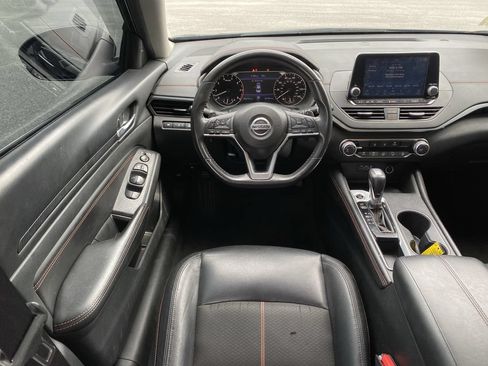 Used 2022 Nissan Altima 2.5 SR FWD image 14