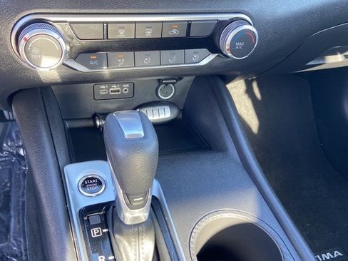 Used 2025 Nissan Altima 2.5 SV FWD image 38