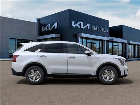 New 2026 Kia Sorento LX FWD image 7