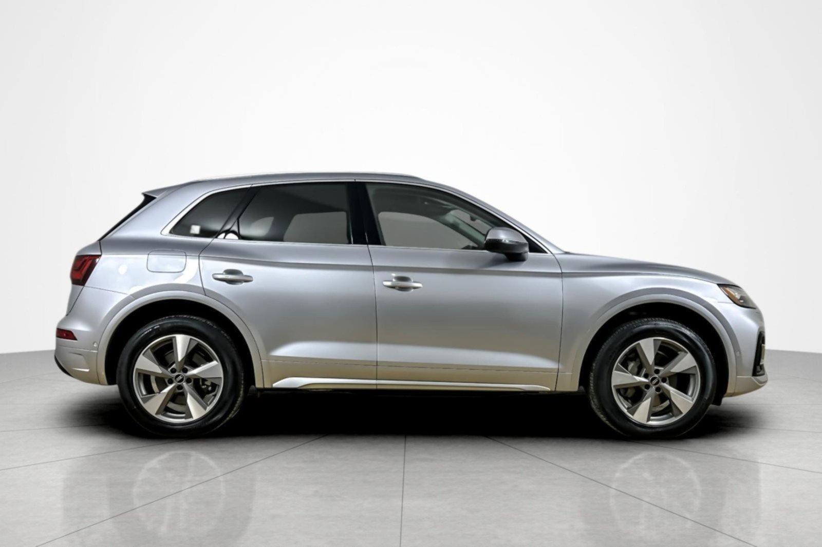 Used 2023 Audi Q5 Prestige w/ Prestige Package AWD/4WD image 6
