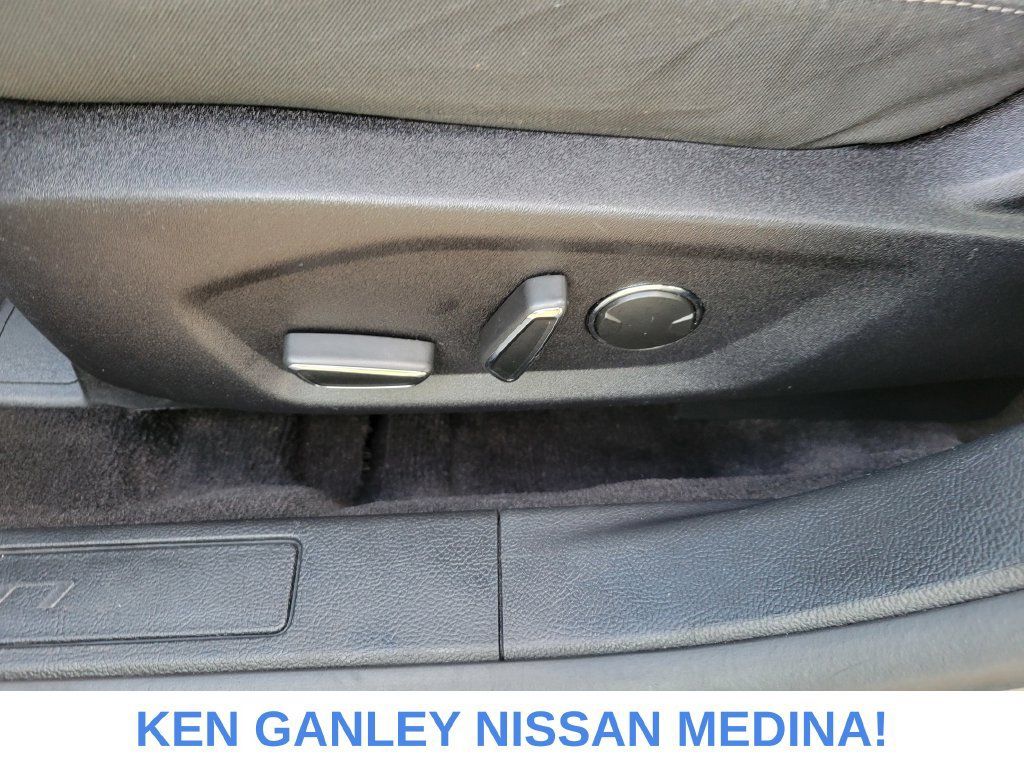 Used 2020 Ford Fusion SE FWD image 35