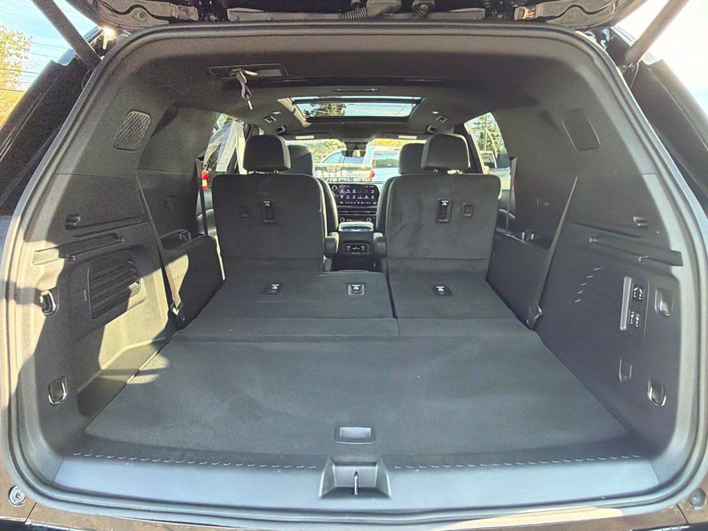 Used 2024 Chevrolet Traverse RS w/ LPO, Floor Liner Package AWD/4WD image 39