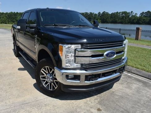 Used 2017 Ford F250 Lariat w/ Lariat Ultimate Package AWD/4WD image 2