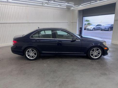 Used 2013 Mercedes-Benz C 250 Sedan image 4