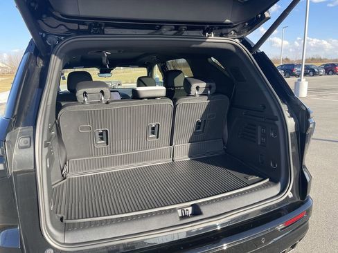 Used 2025 Chevrolet Traverse High Country w/ LPO, Floor Liner Package image 15