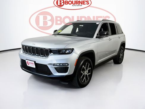 Used 2025 Jeep Grand Cherokee Limited AWD/4WD image 6