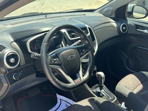 Used 2018 Chevrolet Sonic LT w/ Convenience Package image 8
