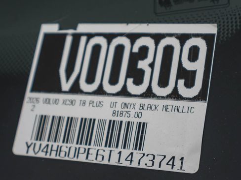 New 2026 Volvo XC90 T8 Plus w/ Protection Package Premier image 39