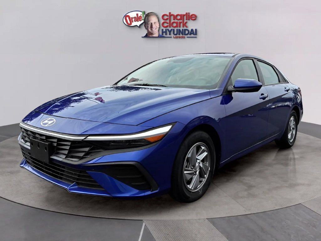 Used 2025 Hyundai Elantra SE FWD image 1