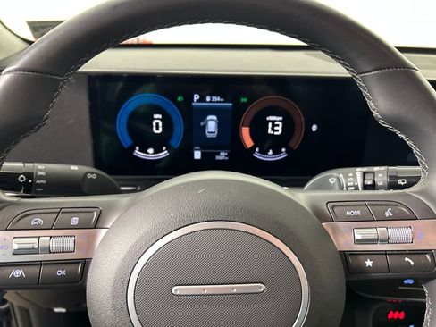 Certified 2025 Hyundai Kona SEL image 18