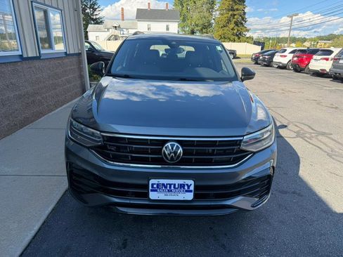 Used 2022 Volkswagen Tiguan SE R-Line image 2