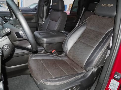 Used 2024 Chevrolet Tahoe High Country AWD/4WD image 17