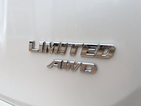 Used 2016 Toyota RAV4 Limited image 15