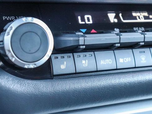 Certified 2025 Toyota Sequoia Platinum w/ TRD Off-Road Package AWD/4WD image 31