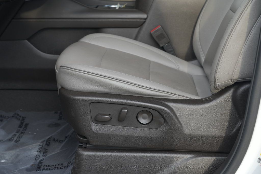 Used 2024 GMC Yukon SLT RWD image 18