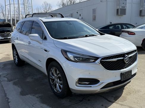 Used 2018 Buick Enclave Avenir w/ Avenir Technology Package image 4
