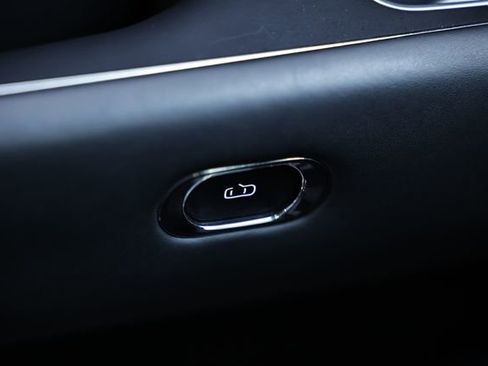 Used 2023 Genesis G90 3.5T AWD/4WD image 18