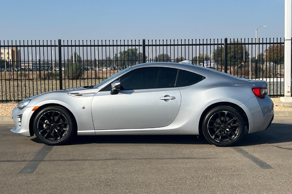 Certified 2017 Toyota 86 RWD image 9