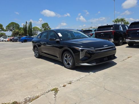 New 2026 Kia K4 FWD image 2