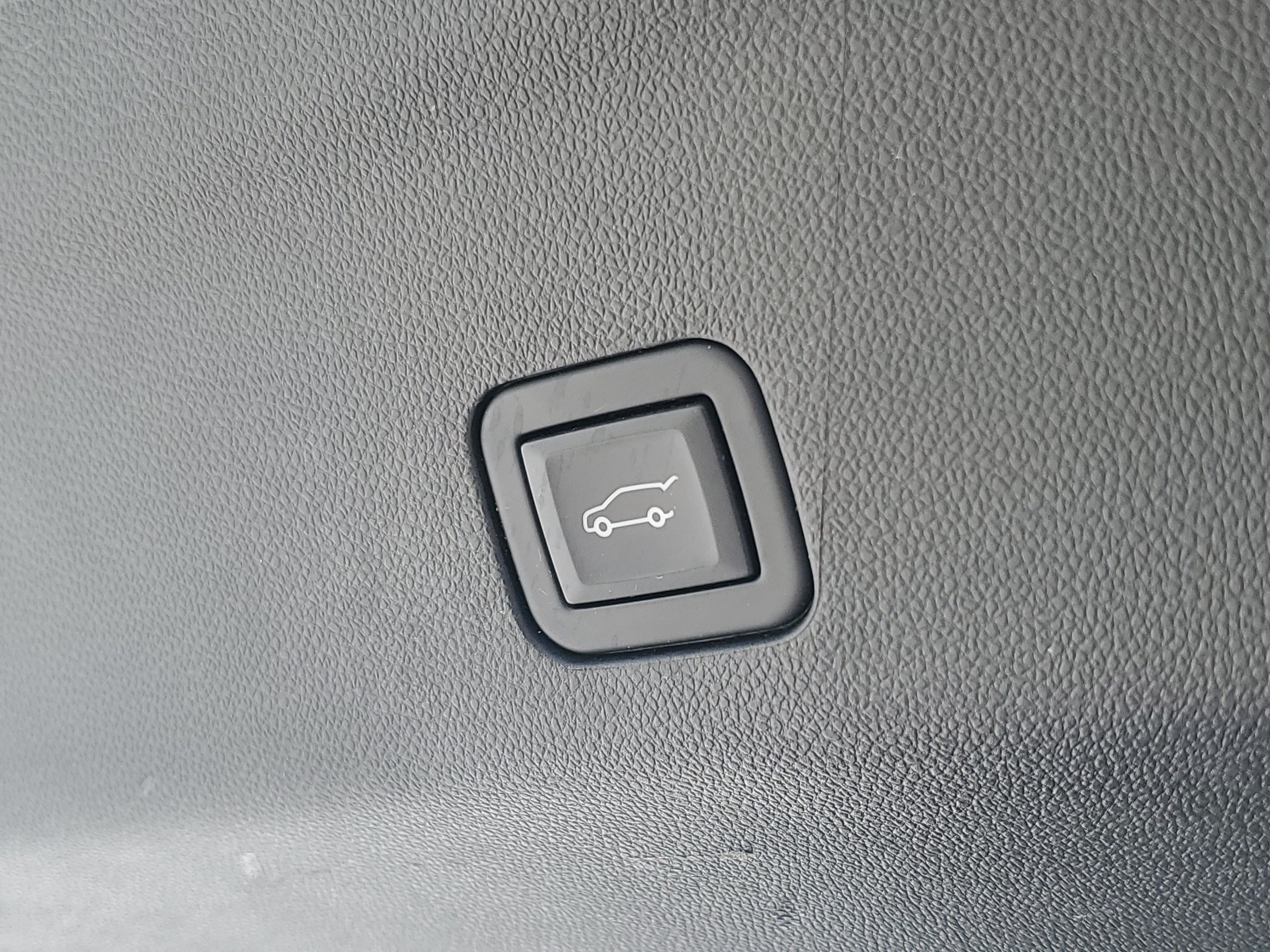 Used 2023 GMC Yukon Denali Ultimate AWD/4WD image 11