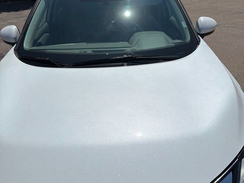 Used 2025 Nissan Rogue SV AWD/4WD image 3