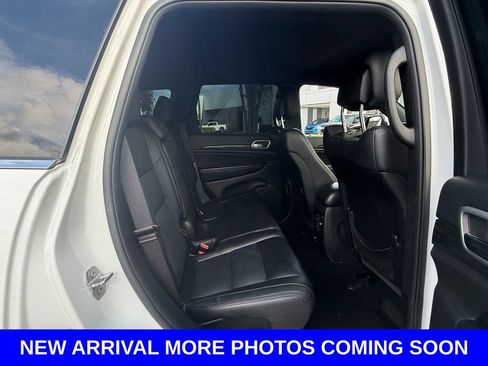 Used 2019 Jeep Grand Cherokee Laredo RWD image 15