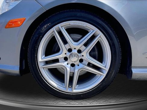 Used 2013 Mercedes-Benz E 350 Sedan w/ Premium 1 Pkg image 9