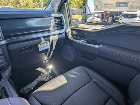 New 2026 Ford F350 Lariat w/ Black Appearance Package image 17