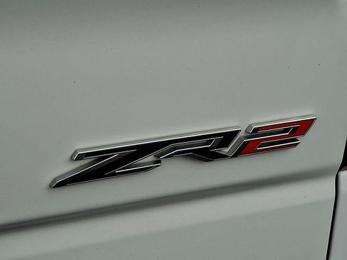 Used 2022 Chevrolet Silverado 1500 ZR2 w/ Technology Package AWD/4WD image 30