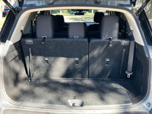 Used 2025 Nissan Pathfinder SV image 33