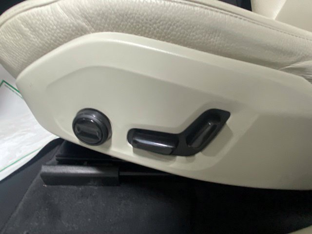 Used 2024 Volvo XC60 B5 Plus w/ Protection Package Premier AWD/4WD image 12