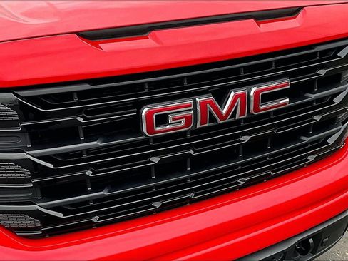 Used 2025 GMC Sierra 1500 Elevation w/ X31 Off-Road Package image 30