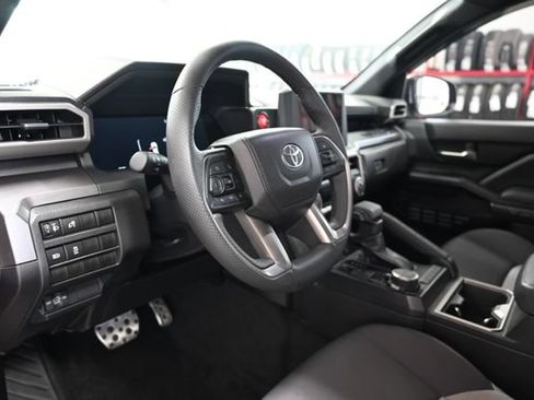 Used 2025 Toyota Tacoma TRD Sport AWD/4WD image 22