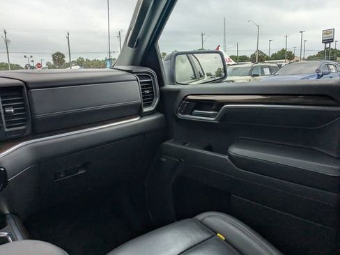 Used 2022 Chevrolet Silverado 1500 LT Trail Boss w/ LT Trail Boss Premium Package AWD/4WD image 17