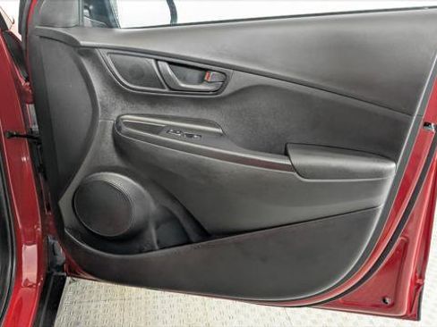 Used 2021 Hyundai Kona SE image 22