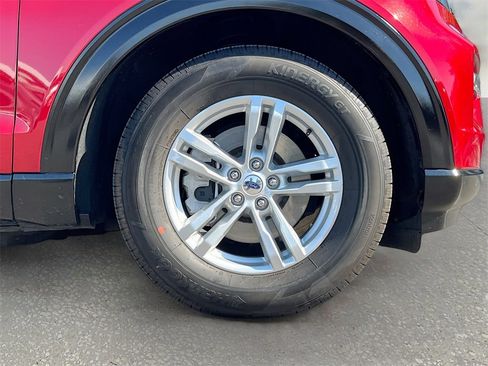 Used 2021 Ford Explorer XLT w/ Equipment Group 202A image 32