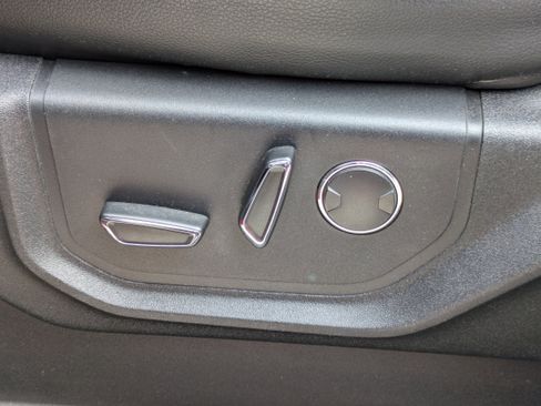 Used 2019 Ford F250 Lariat w/ Lariat Value Package image 11