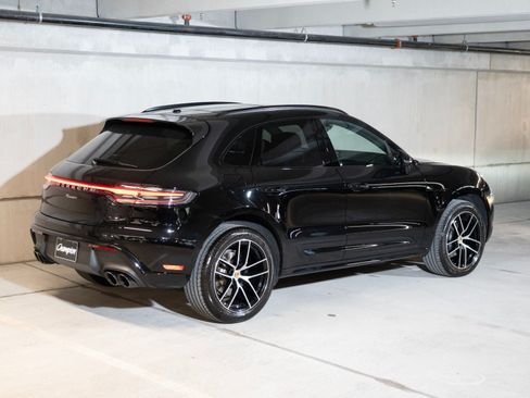Certified 2026 Porsche Macan AWD/4WD image 9
