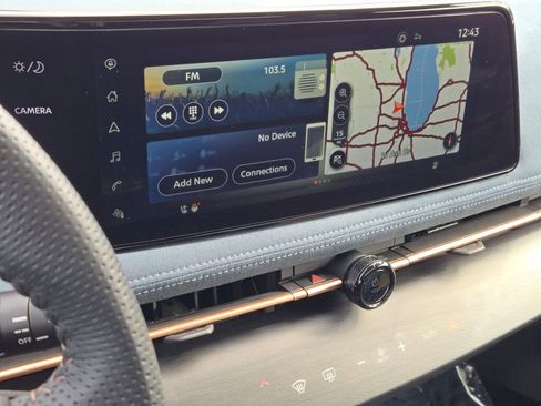 Used 2023 Nissan Ariya image 25