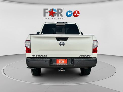 Used 2018 Nissan Titan PRO-4X w/ Pro-4x Convenience Package AWD/4WD image 4