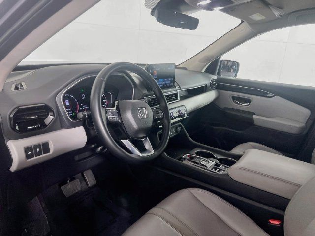Used 2025 Honda Pilot EX-L image 9
