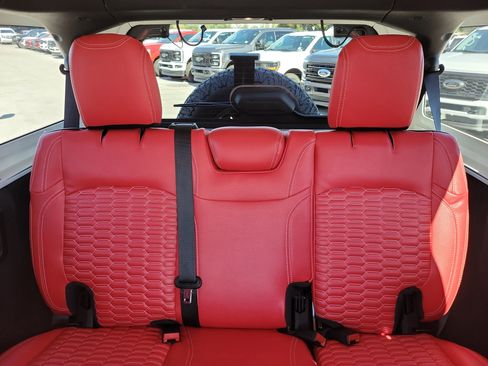 Used 2022 Jeep Wrangler Unlimited Sport image 17