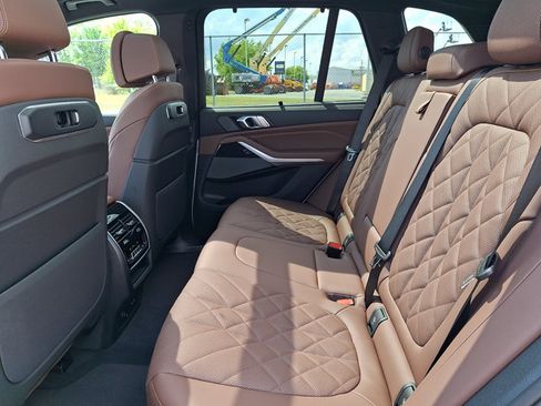 New 2026 BMW X5 xDrive40i w/ M Sport Package AWD/4WD image 5