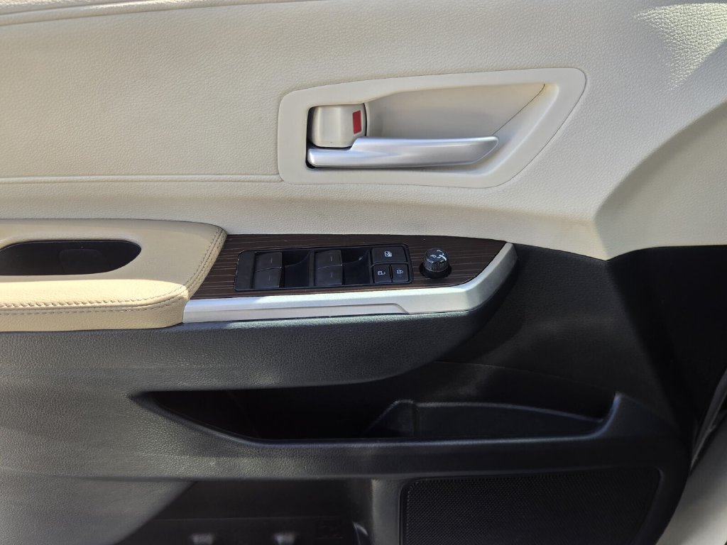 Used 2022 Toyota Sienna XLE FWD image 30
