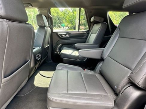 Used 2023 Chevrolet Tahoe LT w/ Luxury Package RWD image 19