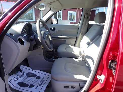 Used 2010 Chevrolet HHR LT FWD image 8