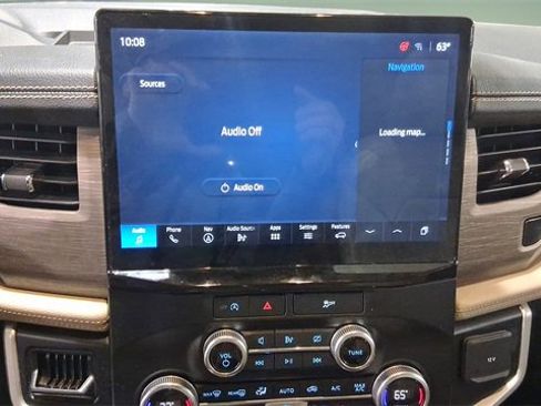 Used 2024 Ford Expedition Limited image 11