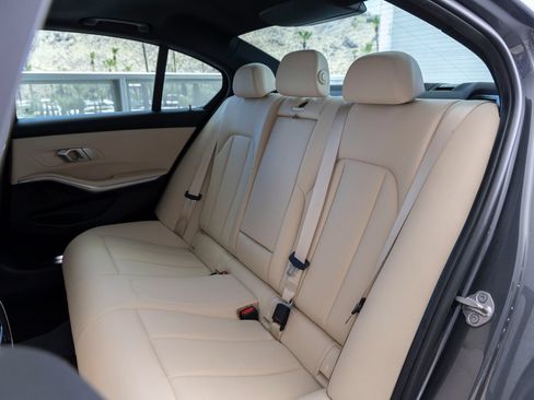 Used 2020 BMW 330i Sedan w/ Convenience Package RWD image 21