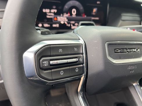 Used 2025 GMC Acadia Denali w/ Super Cruise Package image 14